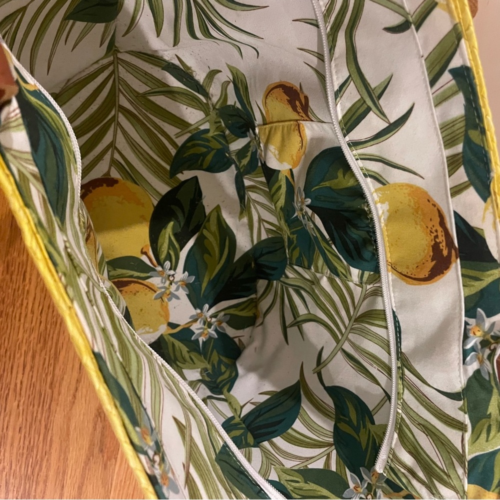 Large yellow straw woven tote with tassel and mini round rattan bag - Picture 2 of 13